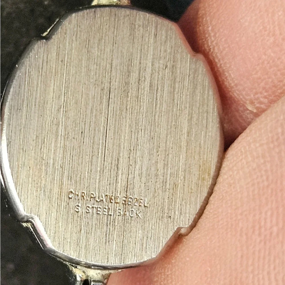 Vintage 30s or 40s American Heritage women’s watch works well - Picture 2 of 4